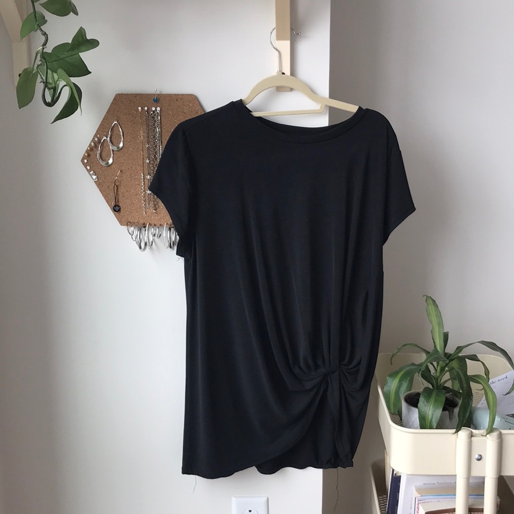 Comfy knotted t-shirt